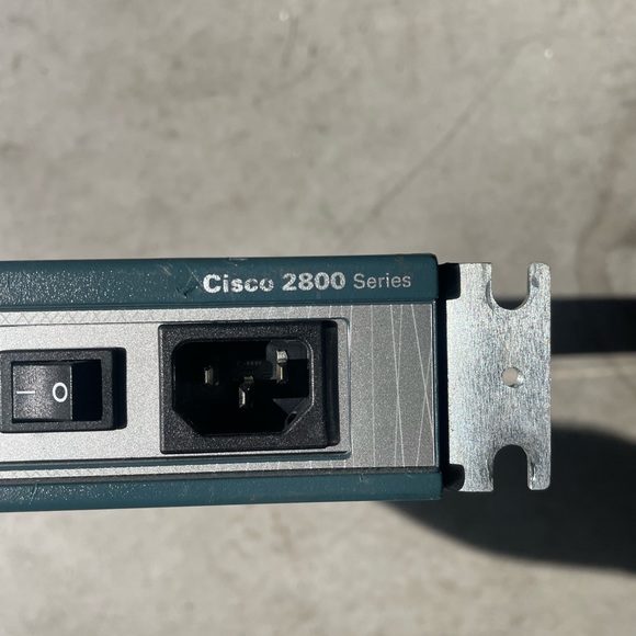 CISCO 2800 Series Cisco 2811 Integrated Services Router - Picture 5 of 8
